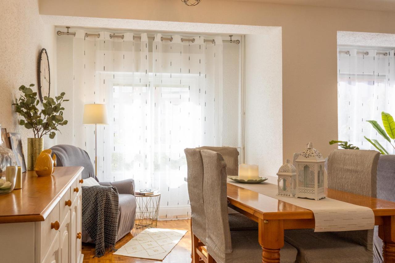 Avda Pamplona Hospitales Universidad Apartment *